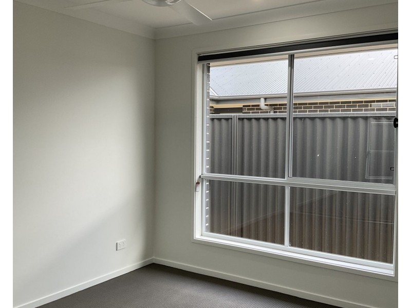 10 Strathallan Avenue, Thrumster NSW 2444