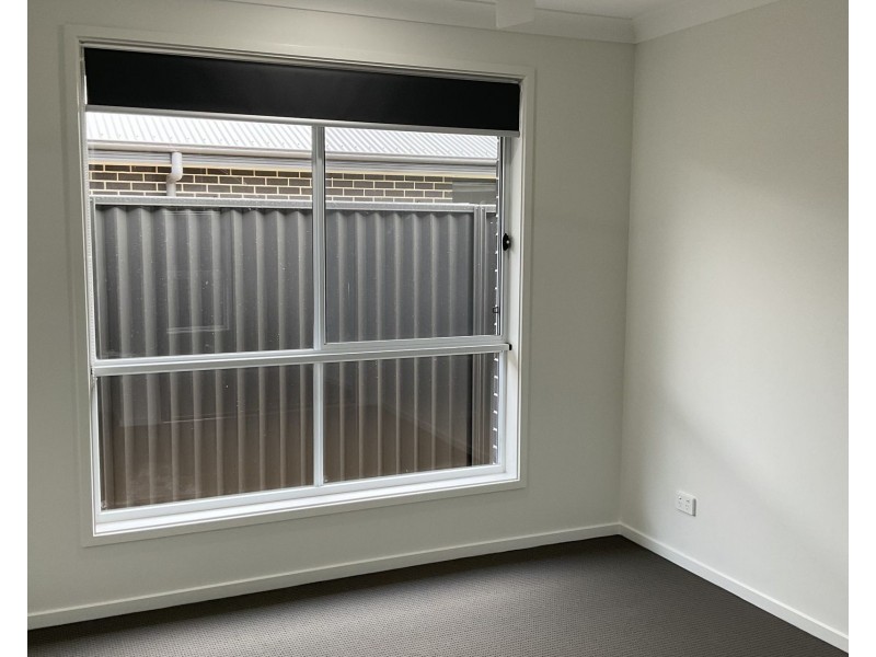 10 Strathallan Avenue, Thrumster NSW 2444