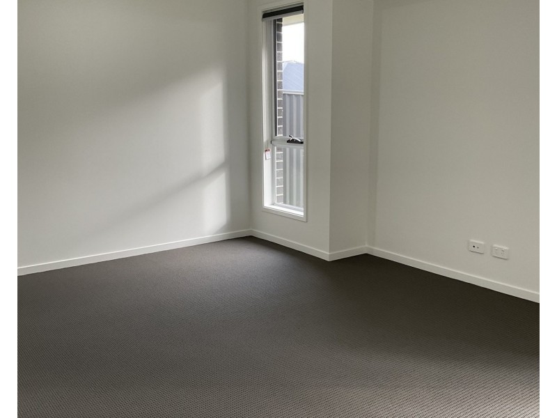 10 Strathallan Avenue, Thrumster NSW 2444