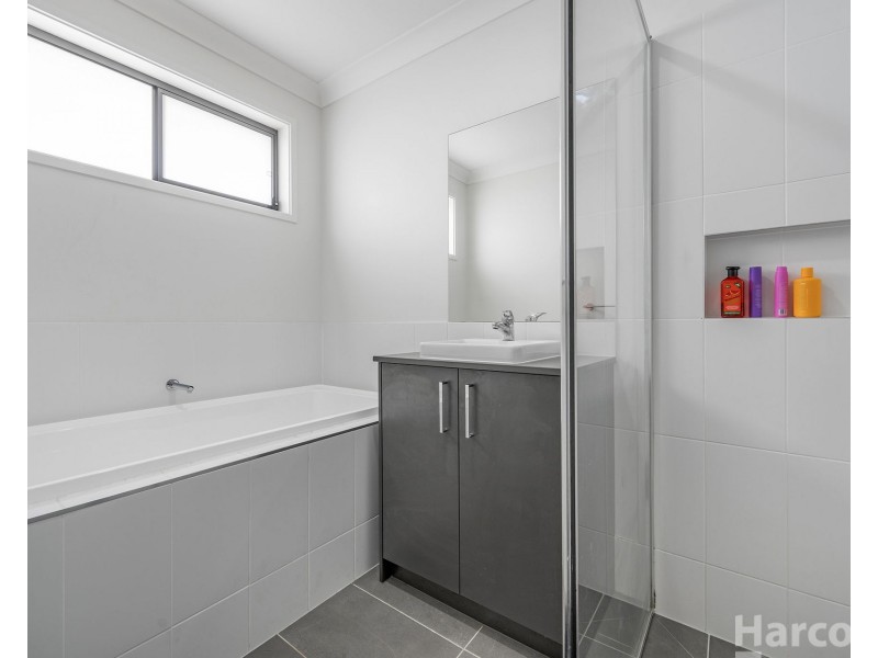 12 Strathallan Terrace, Thrumster NSW 2444