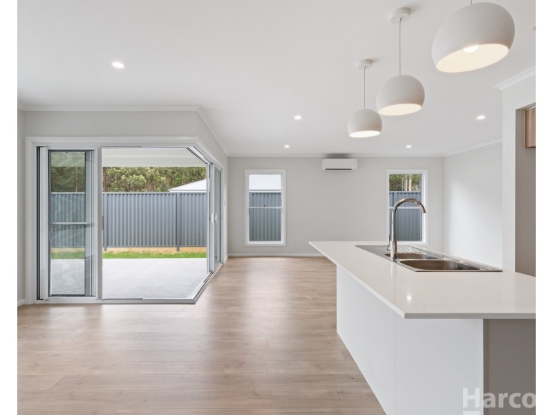 27 Strathallan Terrace, Thrumster NSW 2444