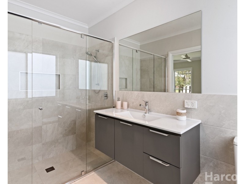 27 Strathallan Terrace, Thrumster NSW 2444