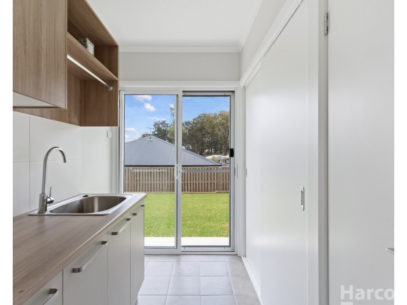 27 Strathallan Terrace, Thrumster NSW 2444