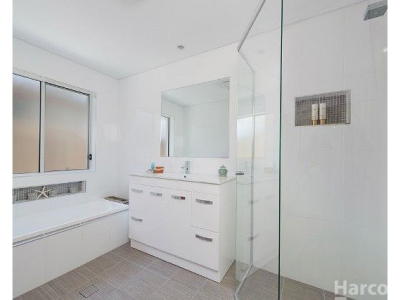 8 Koel Crescent, Port Macquarie NSW 2444