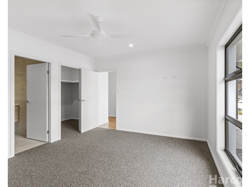 9 Eskdale Grove, Thrumster NSW 2444