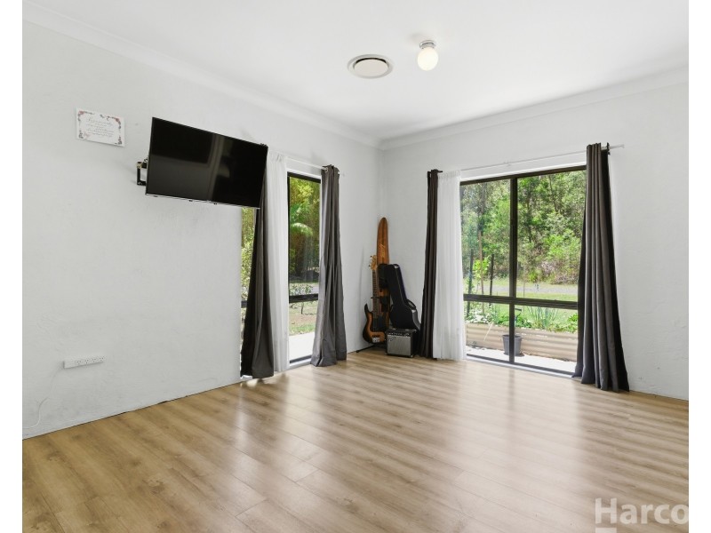120 McMillan Drive, Blackmans Point NSW 2444