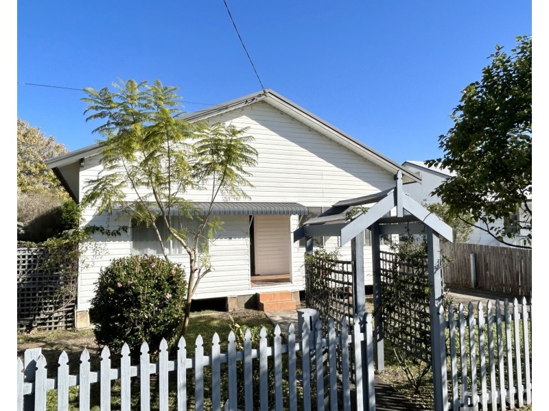 18 Bain Street, Wauchope NSW 2446