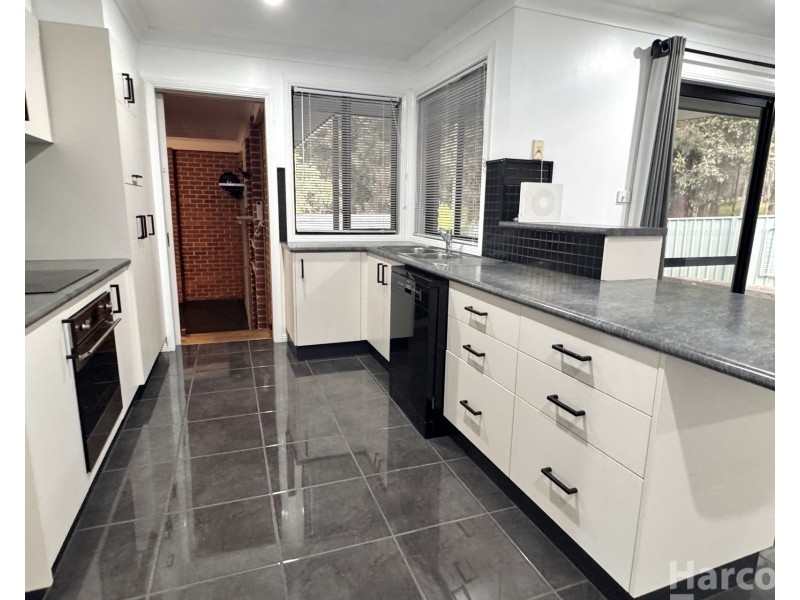 13 Yarrat Place, Wauchope NSW 2446