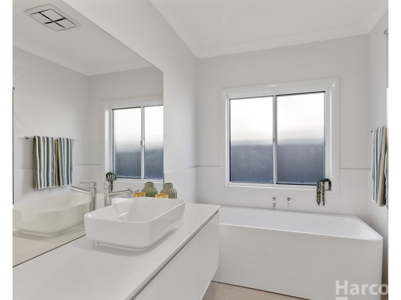 21 Farmstead Avenue, Thrumster NSW 2444