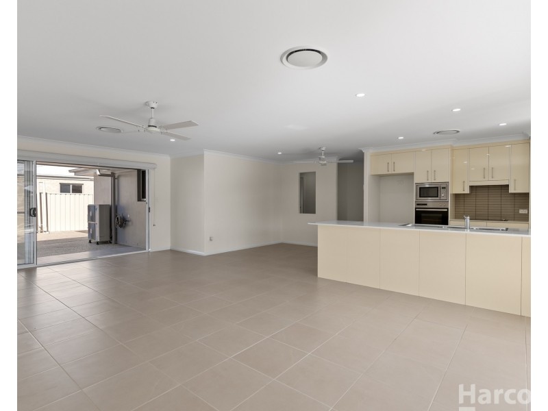 24 Grenadines Way, Bonny Hills NSW 2445