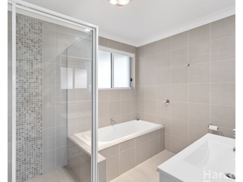 24 Grenadines Way, Bonny Hills NSW 2445