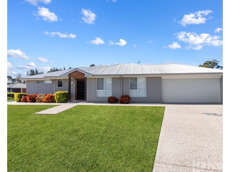 24 Grenadines Way, Bonny Hills NSW 2445