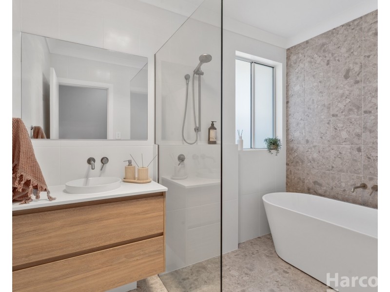 10 Mare Avenue, Thrumster NSW 2444