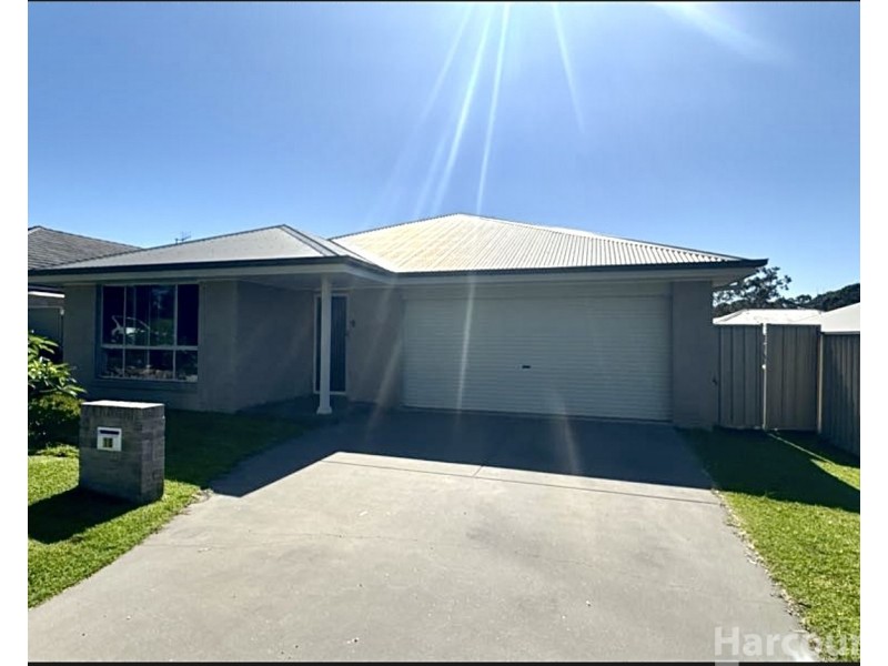 18 Lincoln Road, Port Macquarie NSW 2444