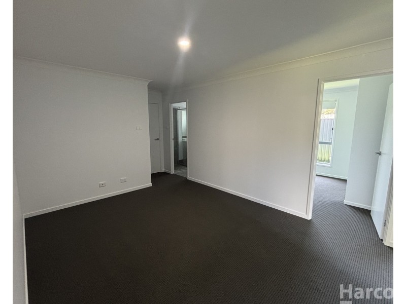 6 Wildwood Way, Thrumster NSW 2444