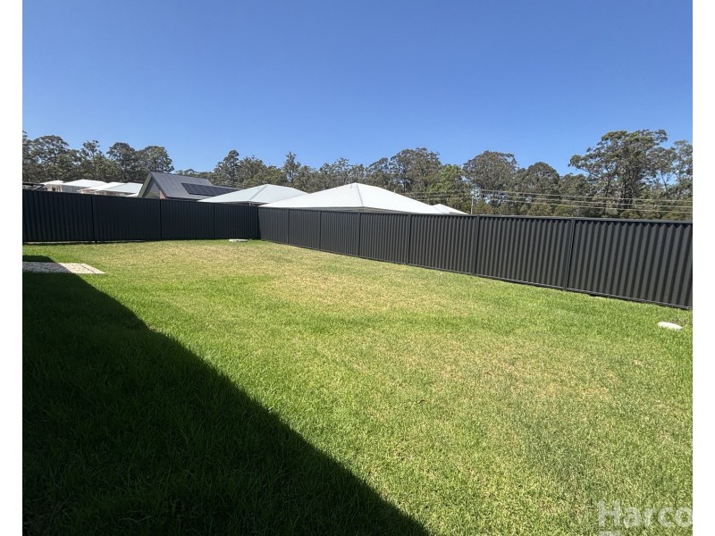 6 Wildwood Way, Thrumster NSW 2444