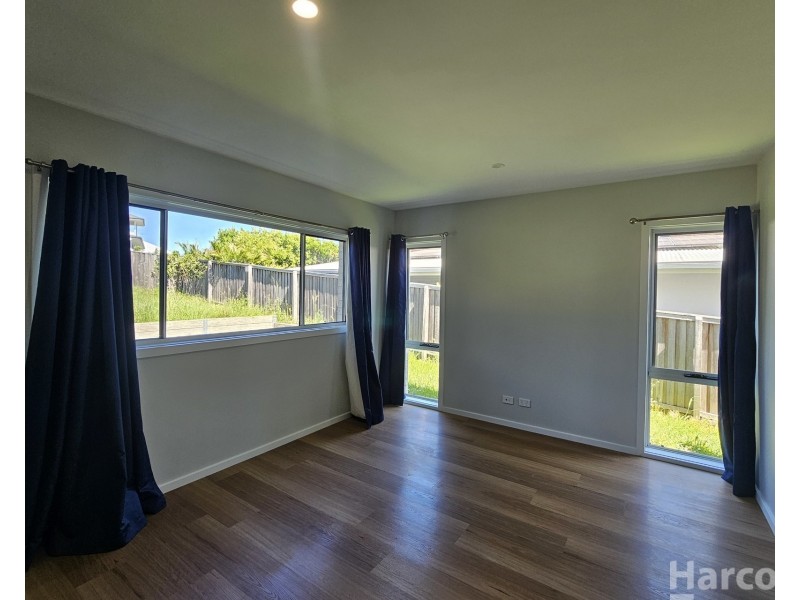 51 Seaside Drive, Lake Cathie NSW 2445