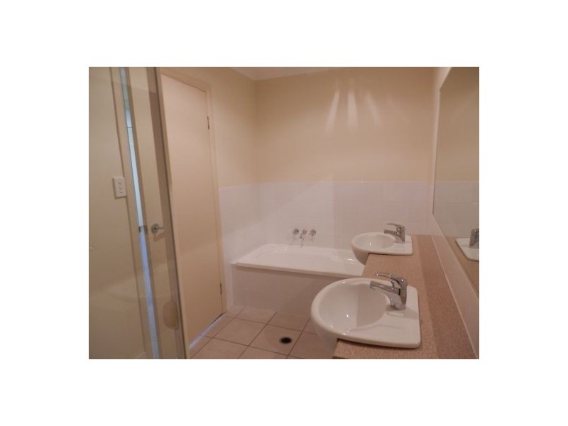 1 Brilliant Lane, Coomera Waters QLD 4209