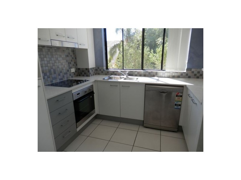 8/15-17 Lloyd Street, Southport QLD 4215