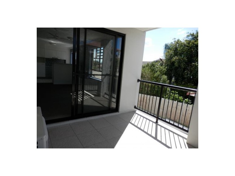 8/15-17 Lloyd Street, Southport QLD 4215