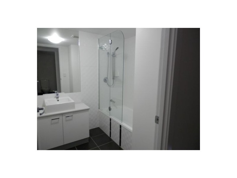 8/15-17 Lloyd Street, Southport QLD 4215