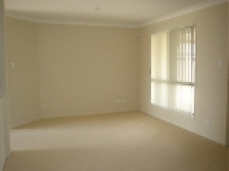 16 Maclagen Street, Ormeau QLD 4208