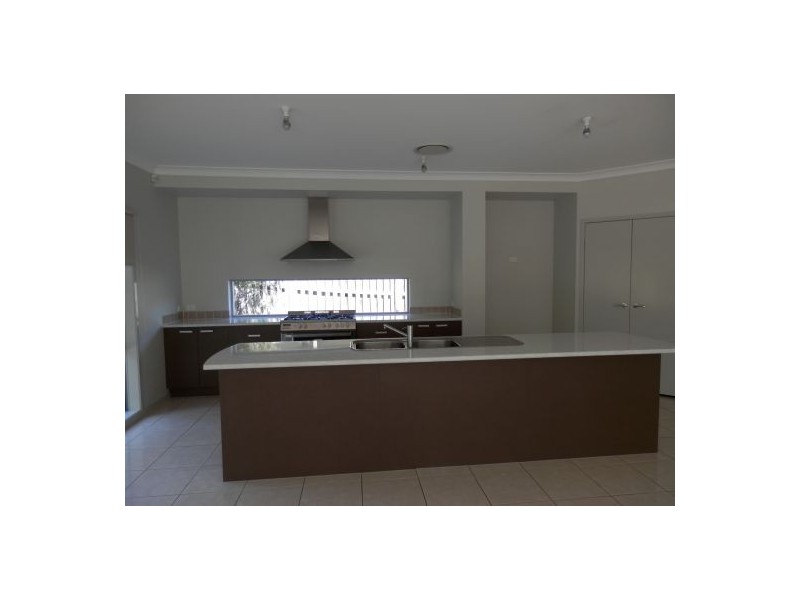 4 Picnic Creek Drive, Coomera QLD 4209