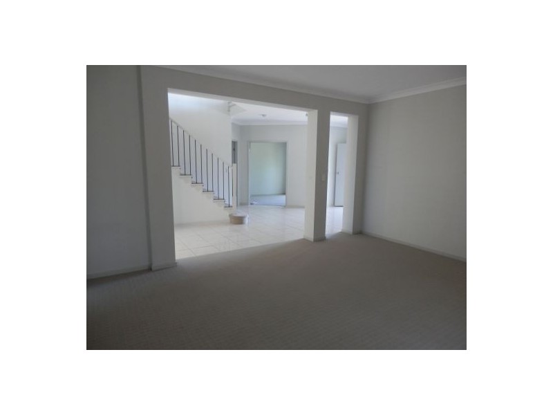 4 Picnic Creek Drive, Coomera QLD 4209