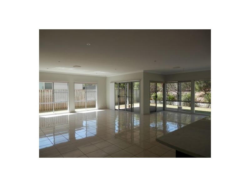 4 Picnic Creek Drive, Coomera QLD 4209