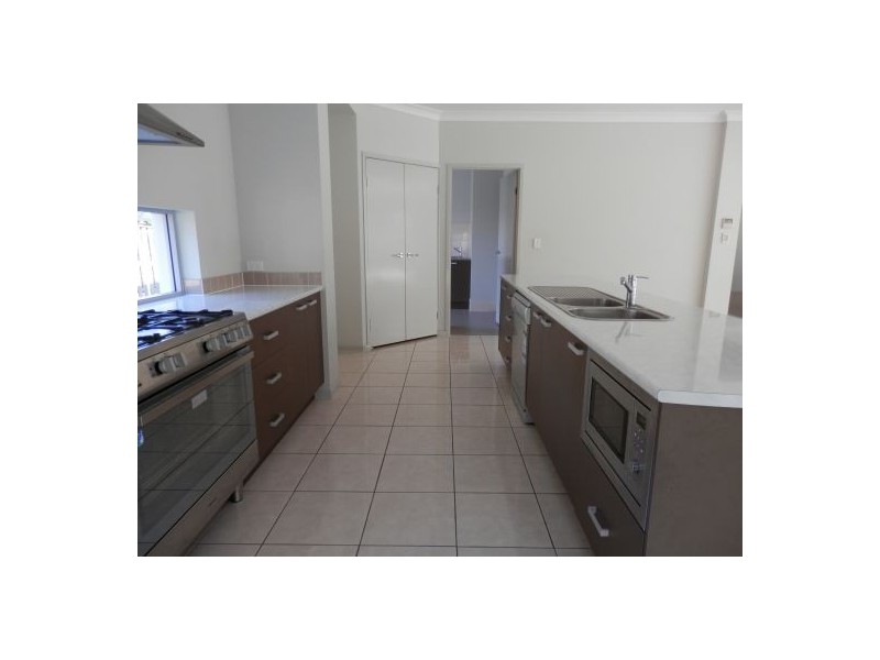 4 Picnic Creek Drive, Coomera QLD 4209
