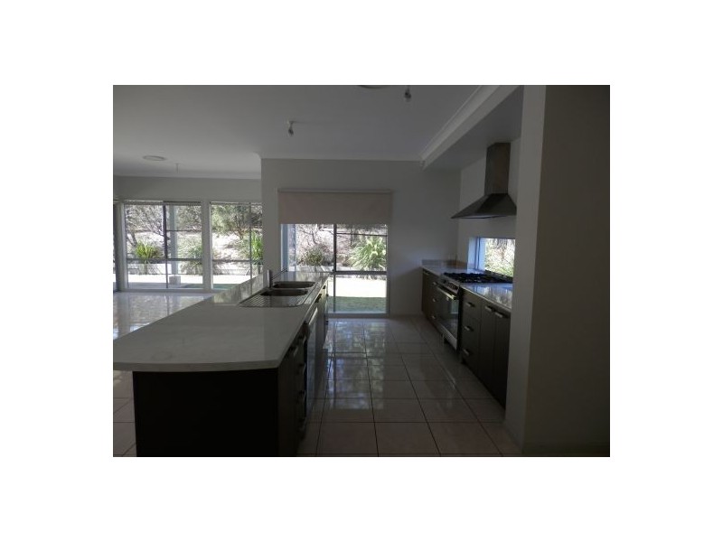 4 Picnic Creek Drive, Coomera QLD 4209