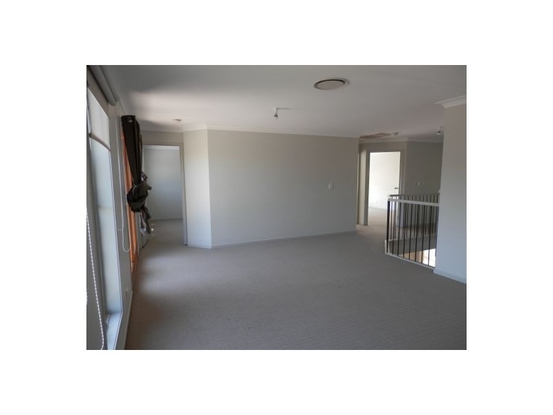 4 Picnic Creek Drive, Coomera QLD 4209