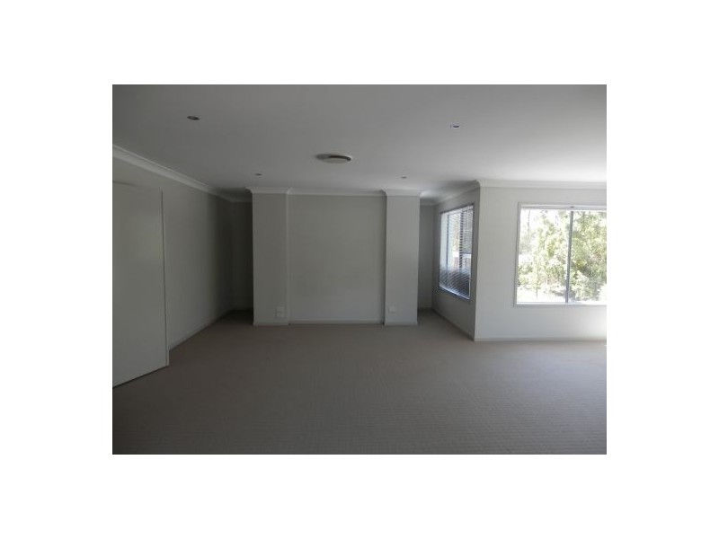 4 Picnic Creek Drive, Coomera QLD 4209