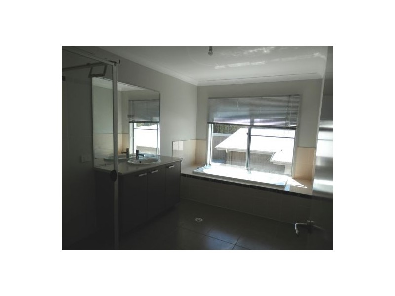 4 Picnic Creek Drive, Coomera QLD 4209