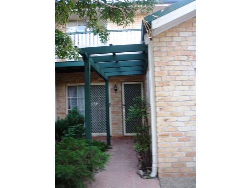 2/61 Paddington Drive, Carrara QLD 4211