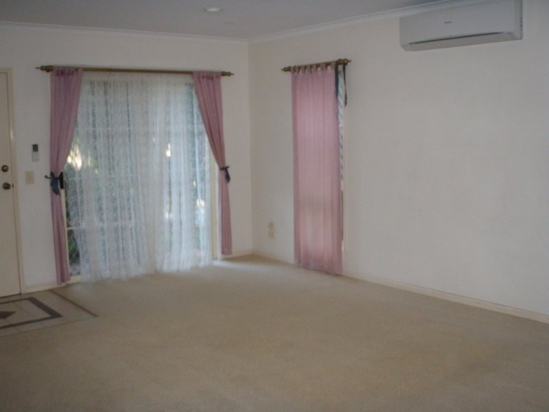 2/61 Paddington Drive, Carrara QLD 4211