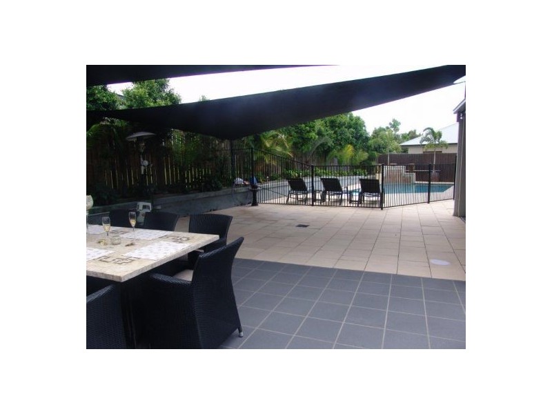 4 Anitra Lane, Coomera Waters QLD 4209