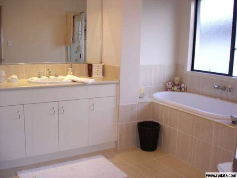 4 Anitra Lane, Coomera Waters QLD 4209