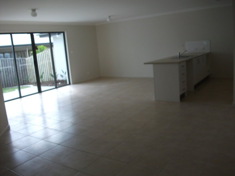 2/5 Stoney Creek Circuit, Ormeau QLD 4208