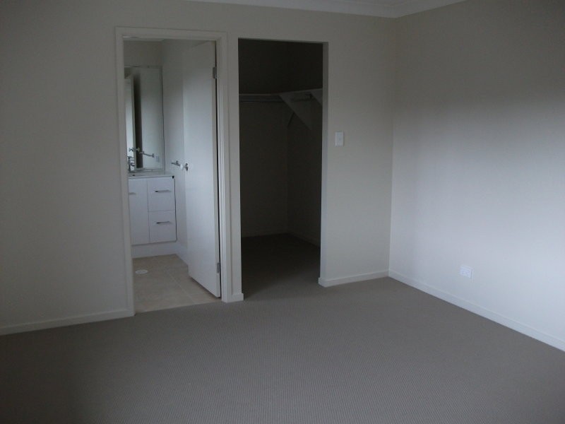 2/5 Stoney Creek Circuit, Ormeau QLD 4208