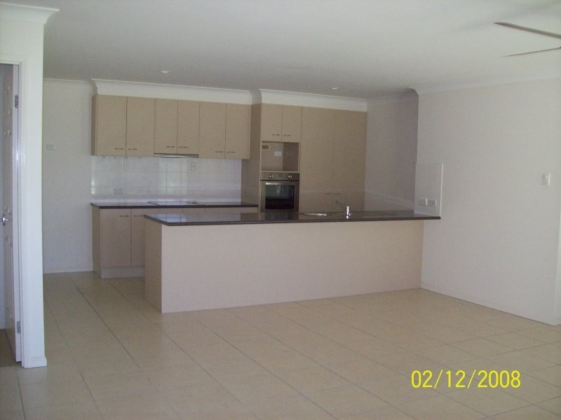 1/32 Goldcrest Street, Upper Coomera QLD 4209
