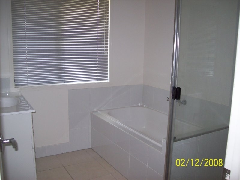 1/32 Goldcrest Street, Upper Coomera QLD 4209