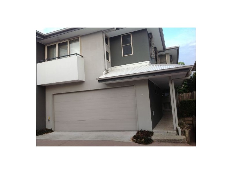 2/32-34 Margaret Street, Southport QLD 4215