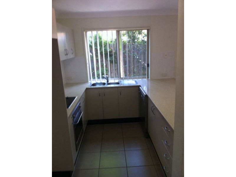 2/32-34 Margaret Street, Southport QLD 4215