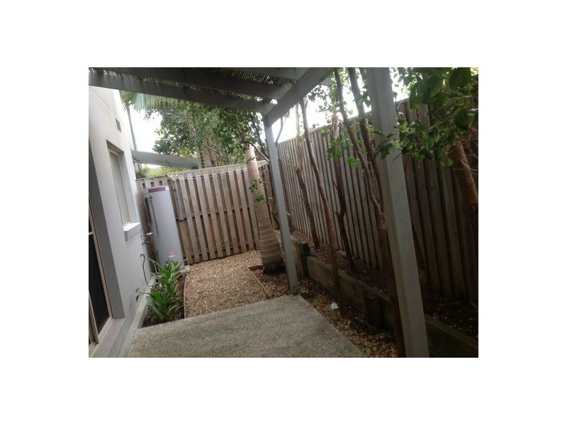 2/32-34 Margaret Street, Southport QLD 4215