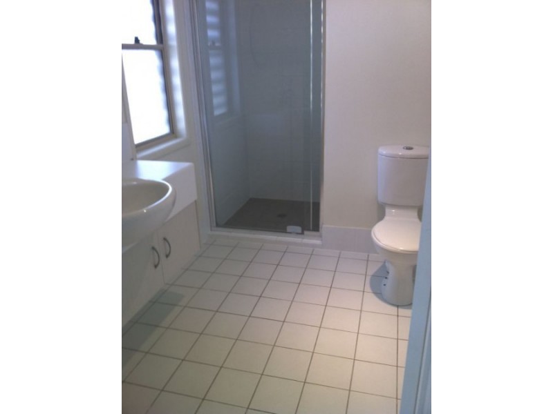 2/32-34 Margaret Street, Southport QLD 4215