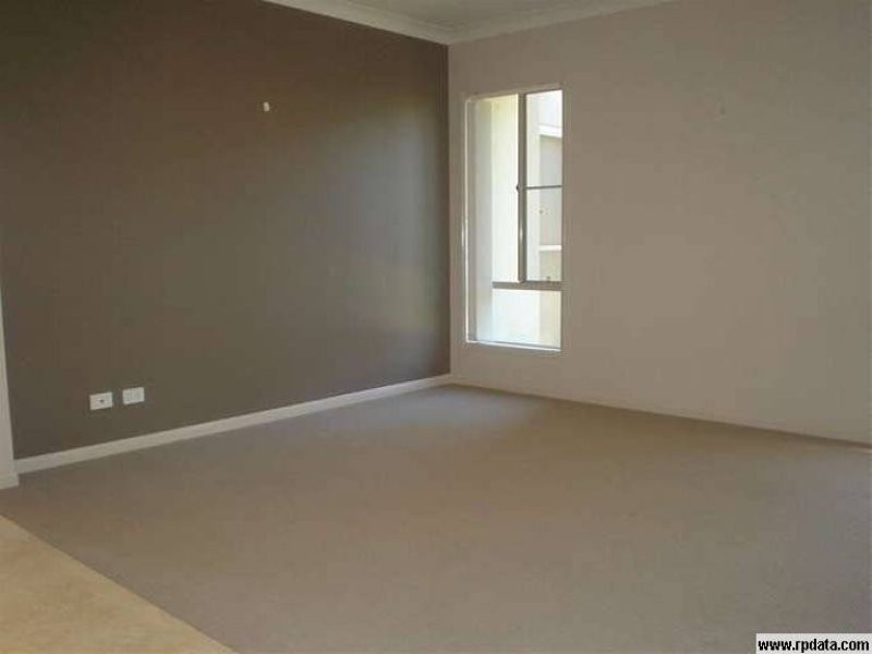 32 Pacha Close, Coomera Waters QLD 4209