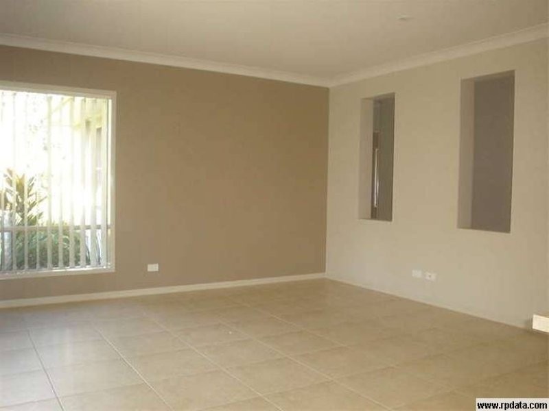 32 Pacha Close, Coomera Waters QLD 4209