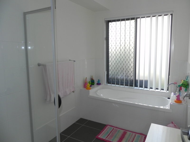 24 Scenic Crescent, Coomera QLD 4209