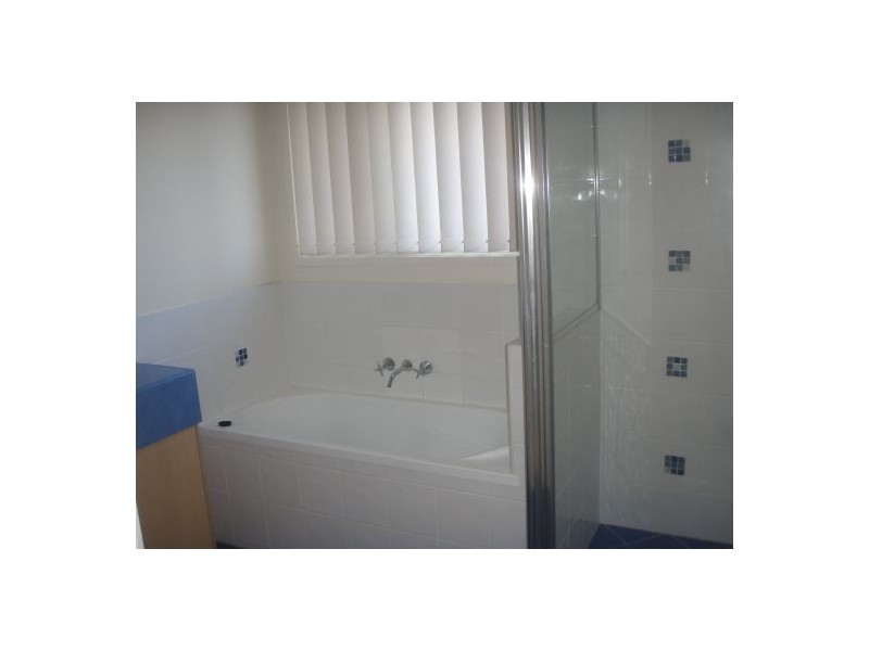 2/16 Ferncliffe Street, Upper Coomera QLD 4209